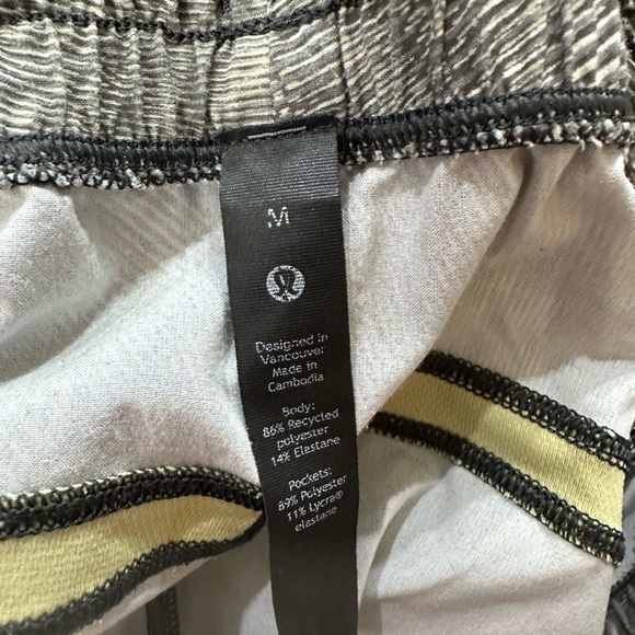Lululemon Pace Breaker Grey Dimensional Dew Green-Yellow Unlined Shorts 7” - Picture 12 of 12